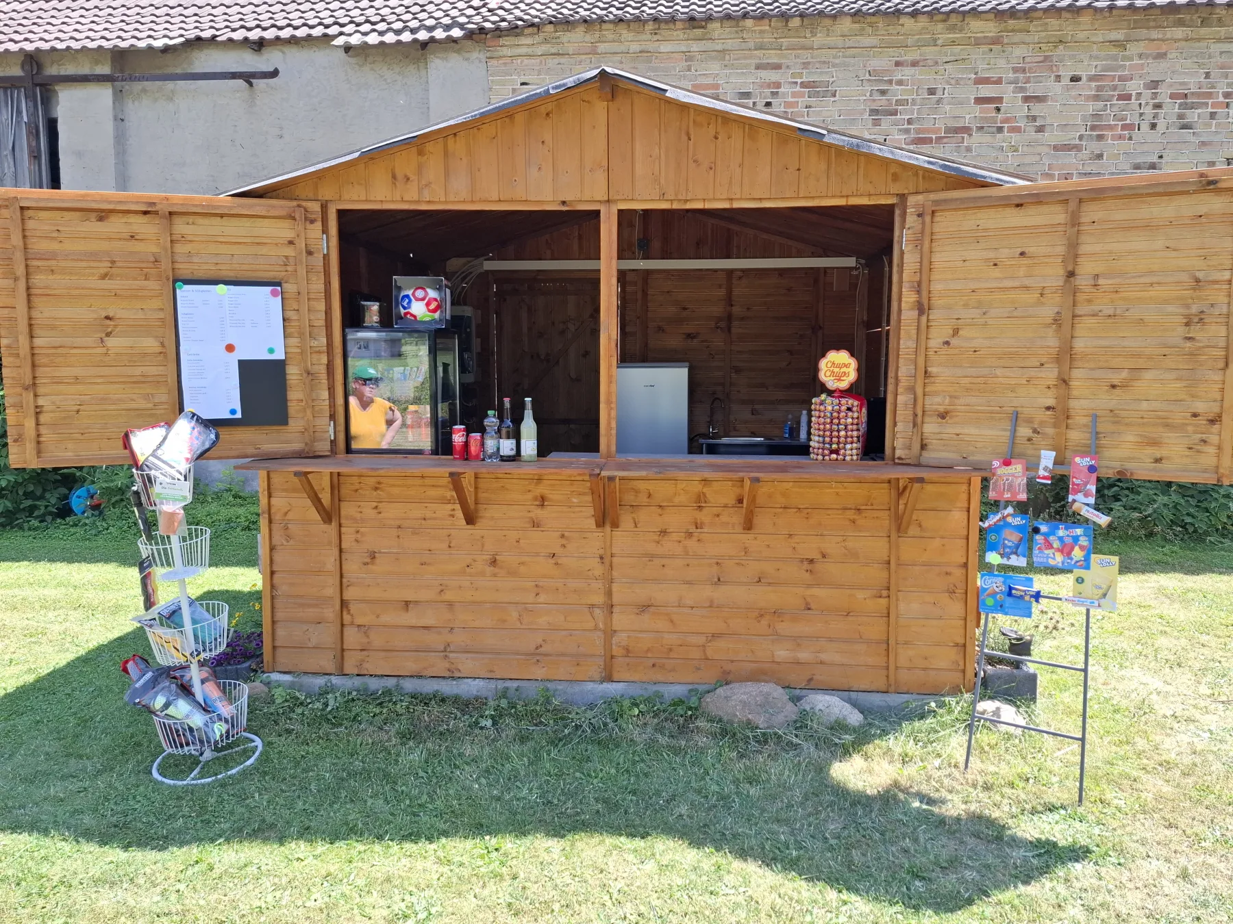 FuMinGo-Kiosk mit Getränken, Snacks und Spielzubehör